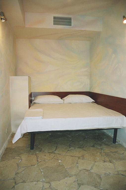 Motel Acapulco เยเรวาน ภายนอก รูปภาพ