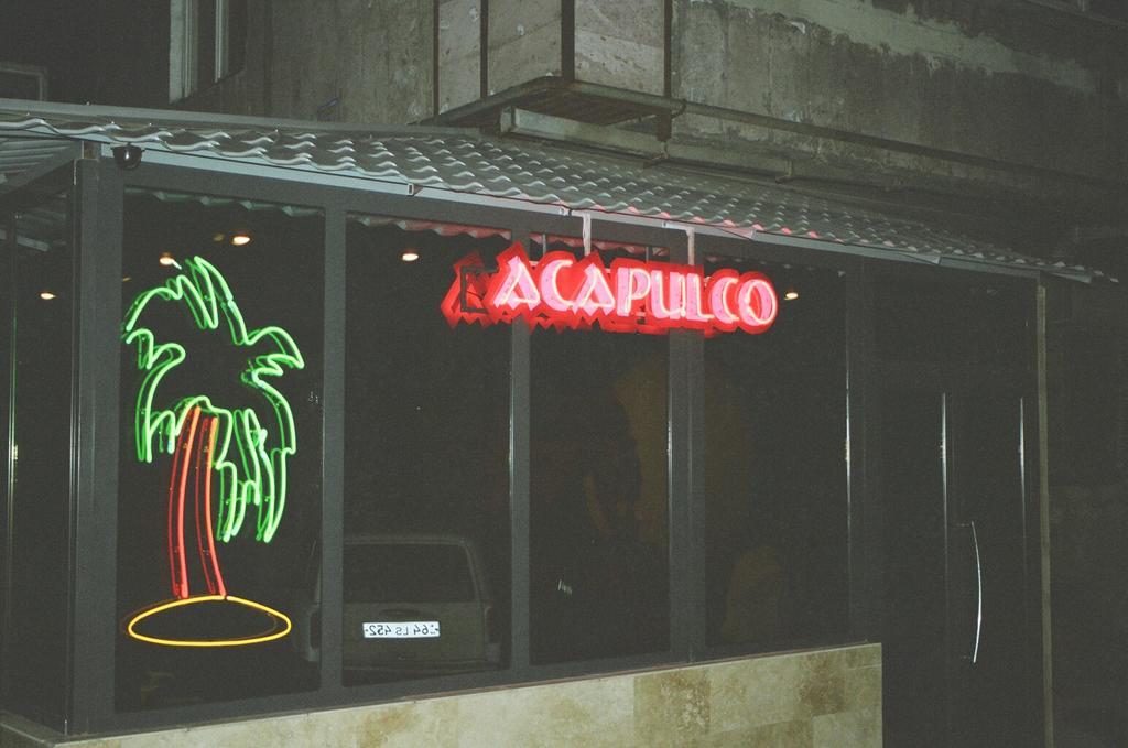 Motel Acapulco เยเรวาน ภายนอก รูปภาพ
