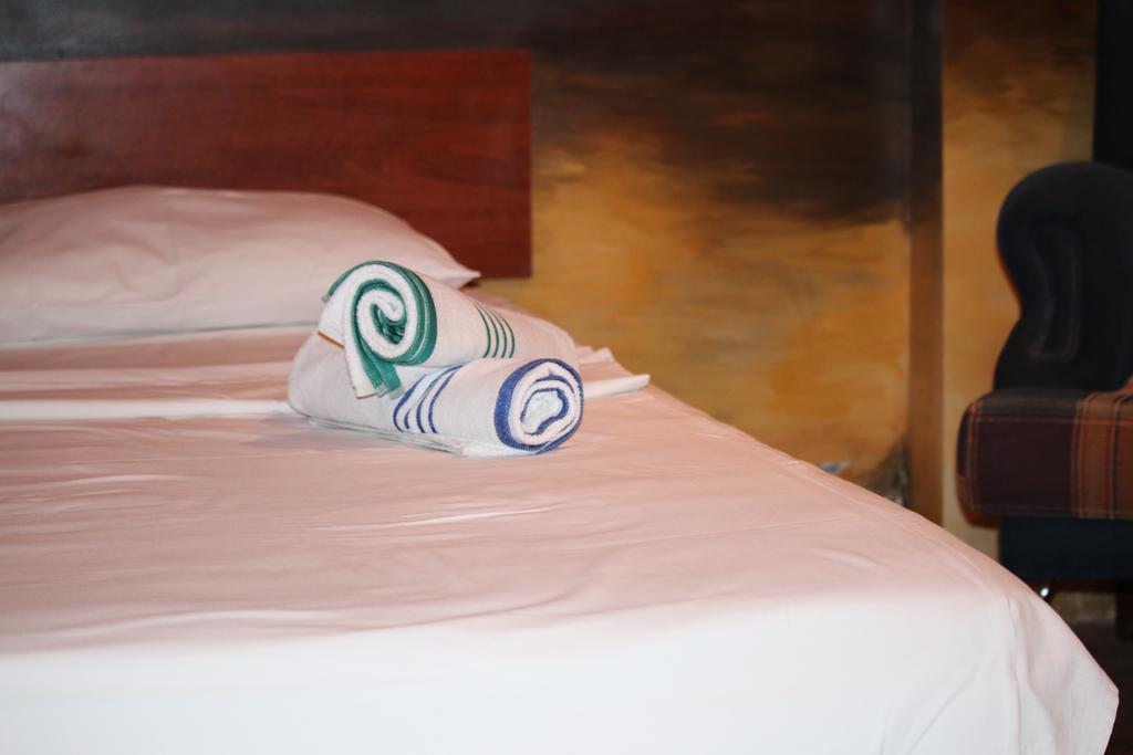 Motel Acapulco เยเรวาน ภายนอก รูปภาพ